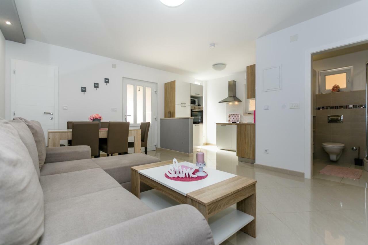 Apartmani Brajutovci 26 Kornić Zewnętrze zdjęcie