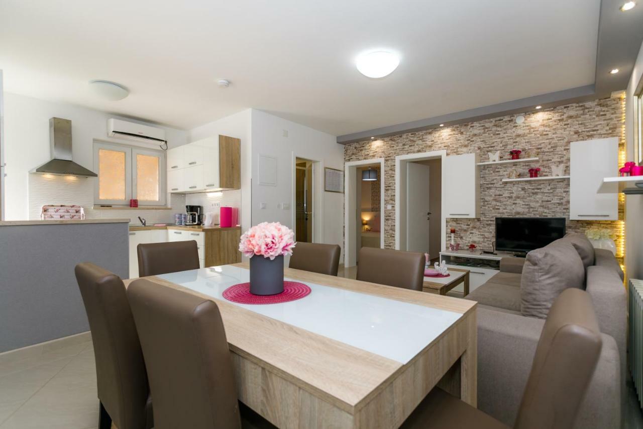 Apartmani Brajutovci 26 Kornić Zewnętrze zdjęcie